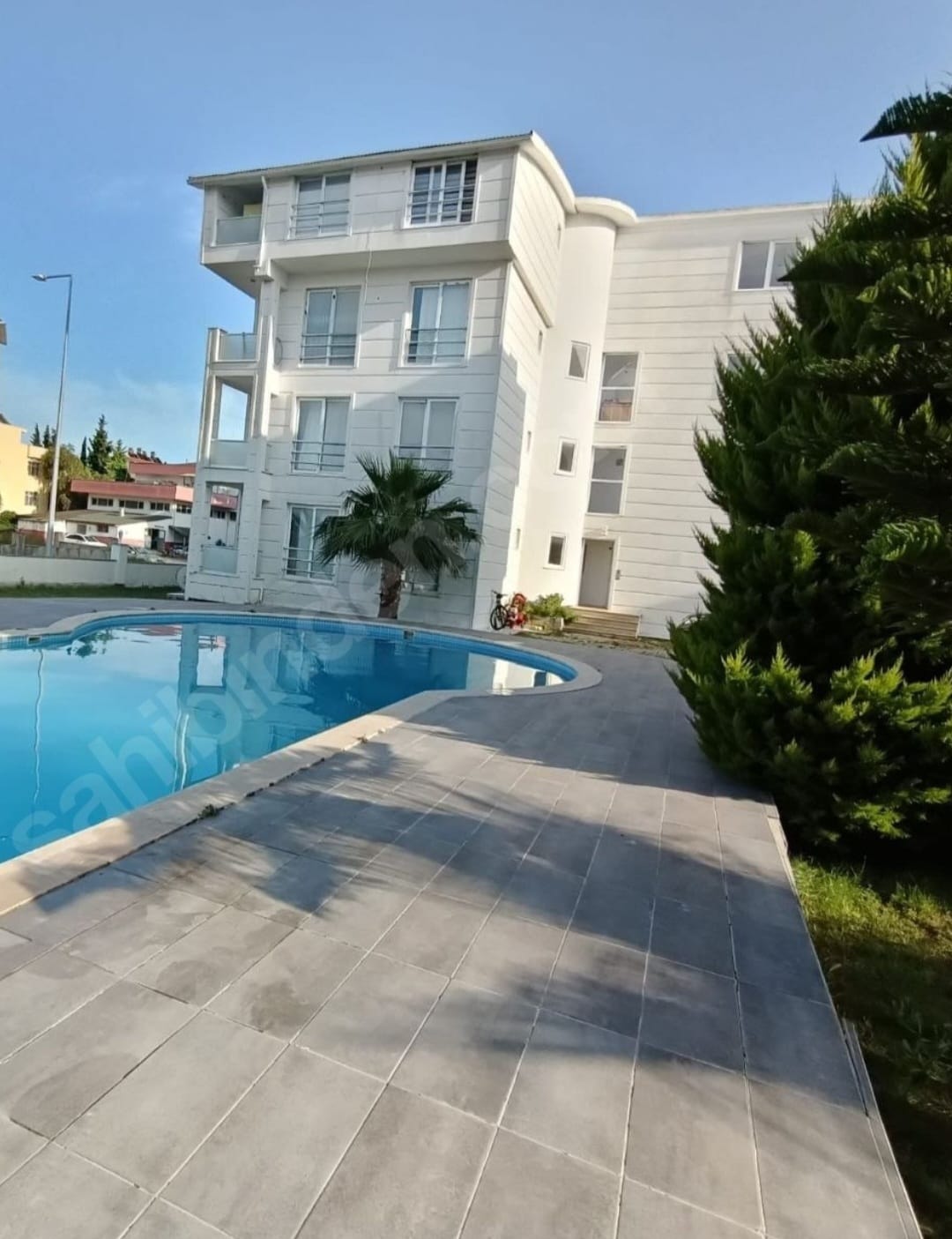 Antalya Belek Merkezde Kiralık Eşyalı 1+1 Daire | Ortak Havuzlu, Bahçeli, Otoparklı